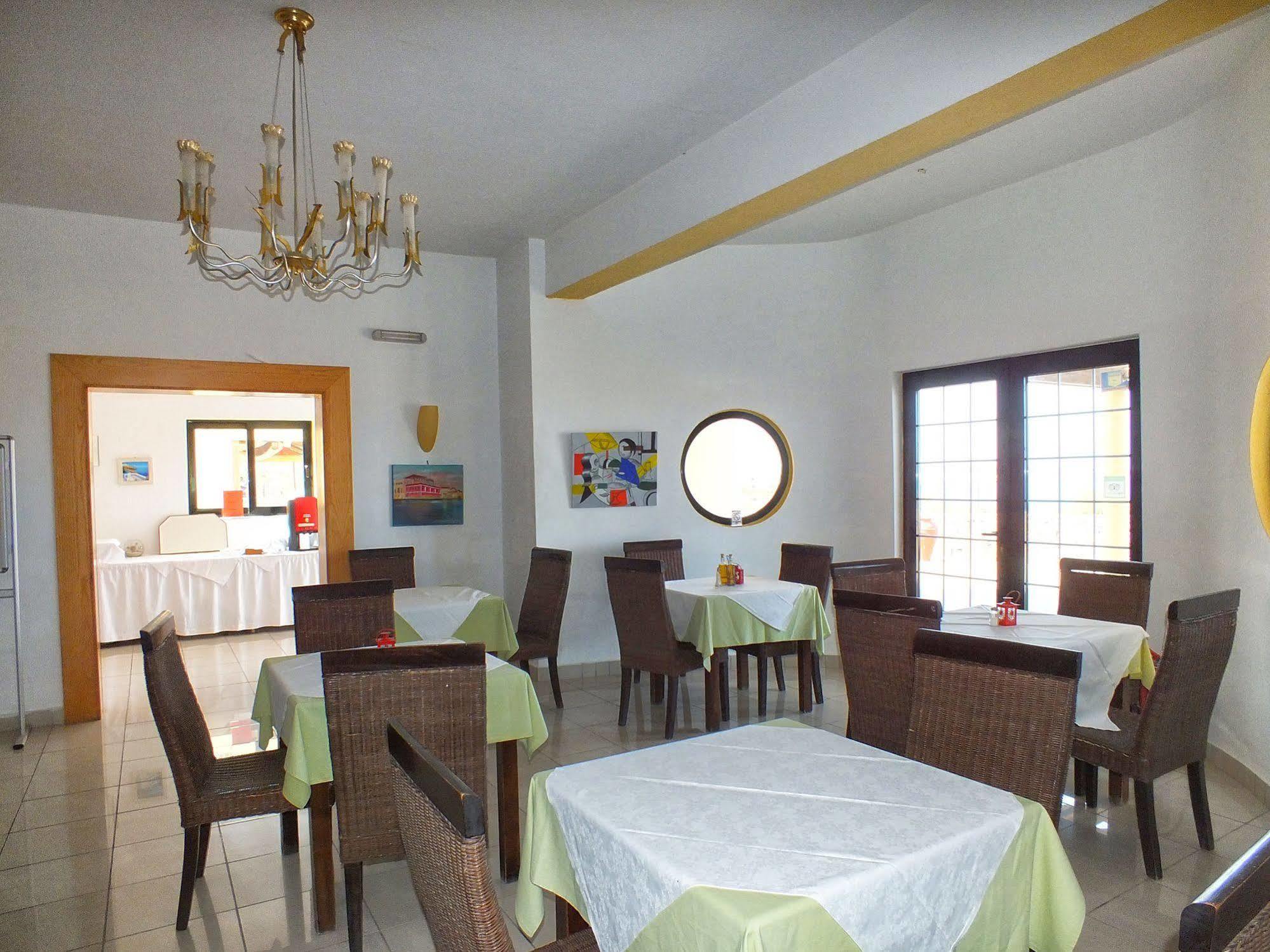 Golden Villas - Hotel Apartments & Villas Chersonissos Buitenkant foto